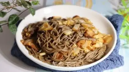 Make Five bouquets of fried wheat noodles step 7