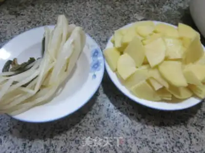 Make Pickles and potatoes step 0