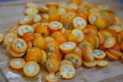 Make Kawabai gold orange sauce step 1