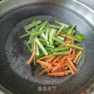 Make Carrot celery with beef step 2