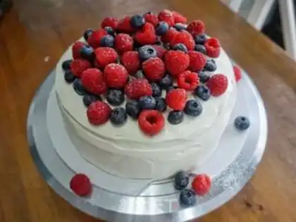 Make Blueberry cream cake step 6