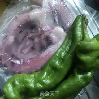 Make Black pepper chili fried octopus step 0