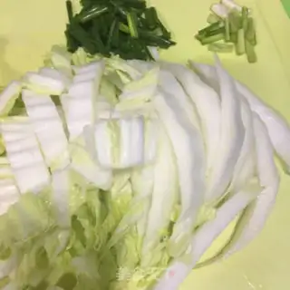 Make Garlic meat chops and cabbage step 0