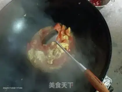 Make Tomato fried eggs step 7