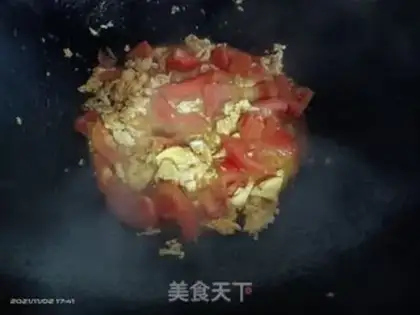 Make Tomato fried eggs step 8