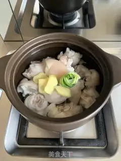 Make Soup-cooked pig hoof step 1
