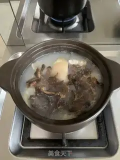 Make Soup-cooked pig hoof step 3