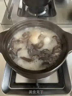 Make Soup-cooked pig hoof step 4