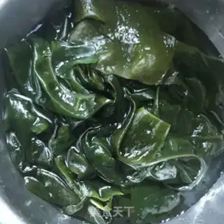 Make The dress and cabbage soy sauce step 1
