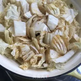 Make The dress and cabbage soy sauce step 5