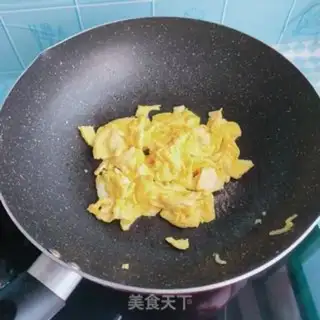 Make Pepper tomato fried eggs step 3