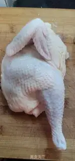 Make The old ginger hens are making a pot step 0
