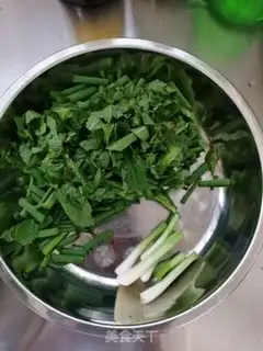 Make Onion egg noodles step 1