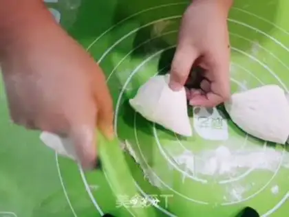Make Flower bread step 4