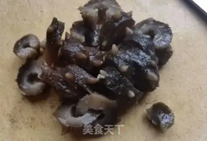 Make cucumber cucumber with sea cucumber step 1