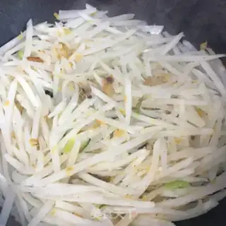 Make Shrimp, celery, radish step 7