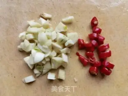 Make cucumber cucumber with sea cucumber step 3