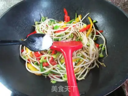 Make Spray pepper, soybean sprouts step 8