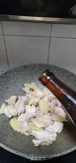 Make The old ginger hens are making a pot step 9
