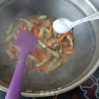 Make Big sausage and pork beans step 12