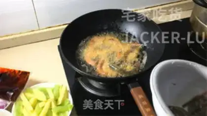 Make Spicy shrimp from a dry pot step 5