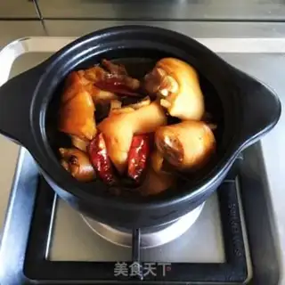 Make Red-burned tail pig hoof step 3