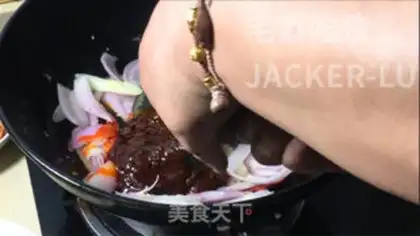 Make Spicy shrimp from a dry pot step 10