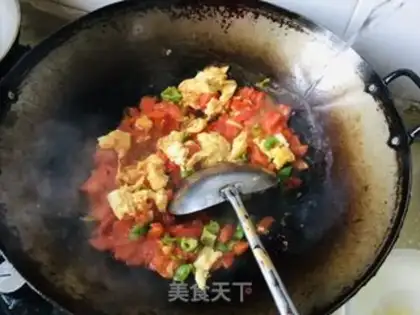 Make Eggs and tomatoes step 4