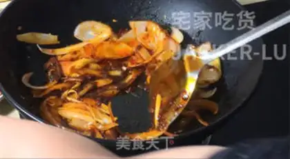 Make Spicy shrimp from a dry pot step 11