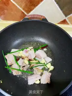 Make Tofu-cooked pork stew step 2