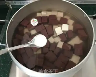 Make Shrimp duck blood tofu step 1