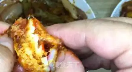 Make Spicy shrimp from a dry pot step 14