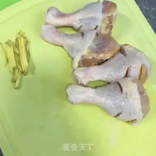 Make Crumbs on chicken legs step 0