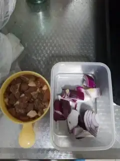 Make Onion fried meat step 0