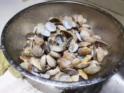 Make Garlic manicure step 0