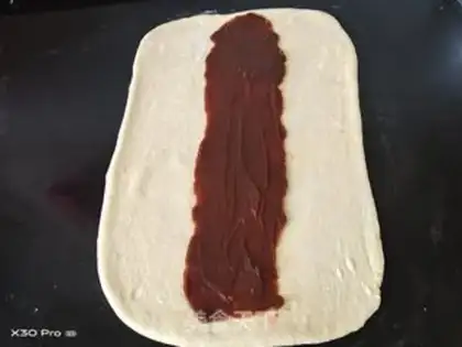 Make Red Bean Sandhand tore toast step 3