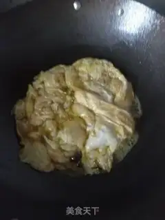 Make Seafood mushroom fried eggs step 3