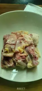 Make The yellow bouquet makes old hen soup step 0