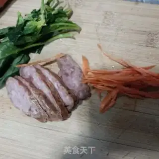 Make Boiled salami spinach noodles step 0