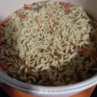 Make Boiled salami spinach noodles step 5