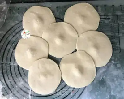 Make A spicy cabbage fan bun step 10