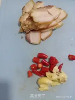 Make Four seasons of bean meat step 1