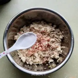 Make Dry tofu meatballs step 1