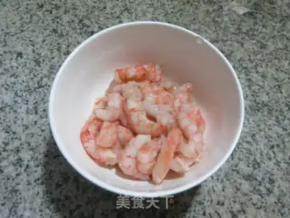 Make Shrimp-cracked cabbage step 2