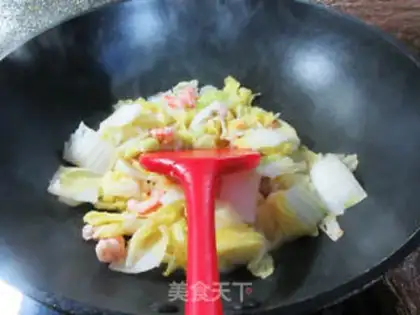 Make Shrimp-cracked cabbage step 4