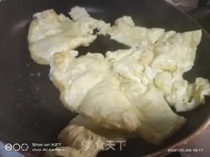 Make Eggs and cabbage step 1