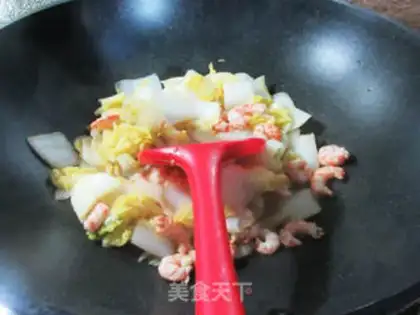 Make Shrimp-cracked cabbage step 7