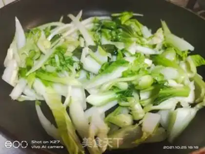 Make Eggs and cabbage step 3