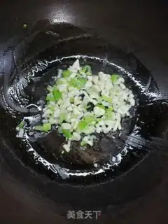 Make Sour soup, fat cow, golden mushroom step 3