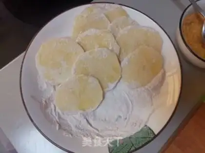Make Salted egg and yellow potato chips step 0